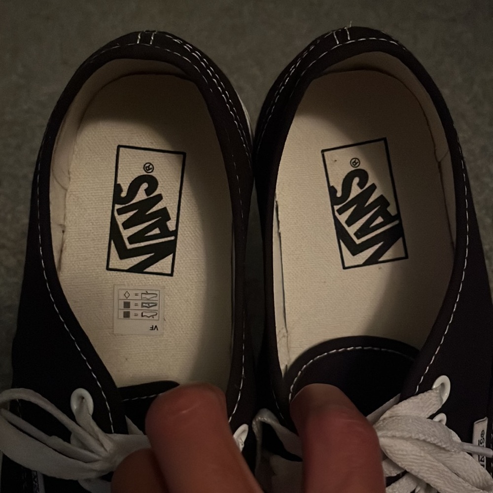 Vans - Picture 5 of 5
